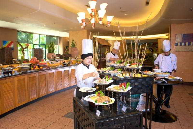 Royale Chulan Seremban Exterior photo A buffet at a hotel